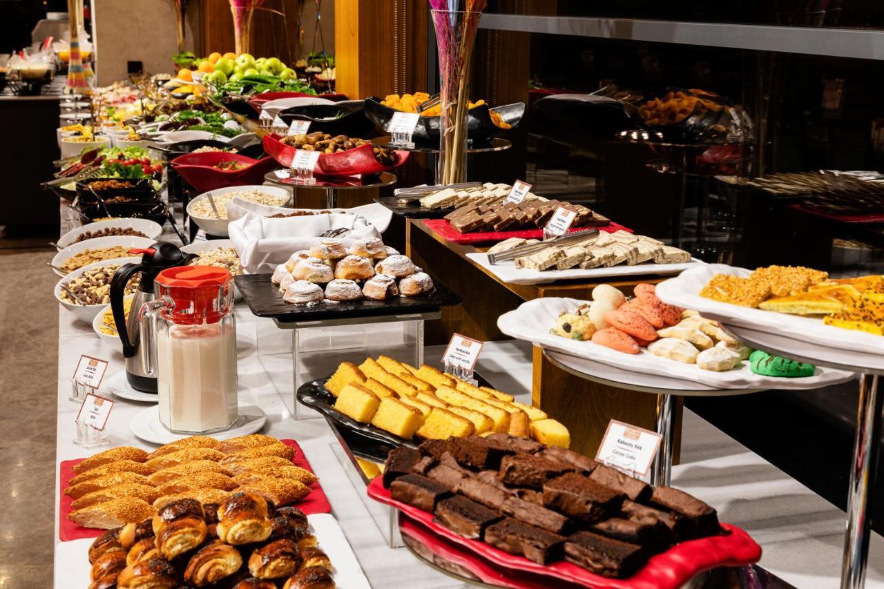 Demiray Hotel Old City Stambuł Zewnętrze zdjęcie A dessert buffet