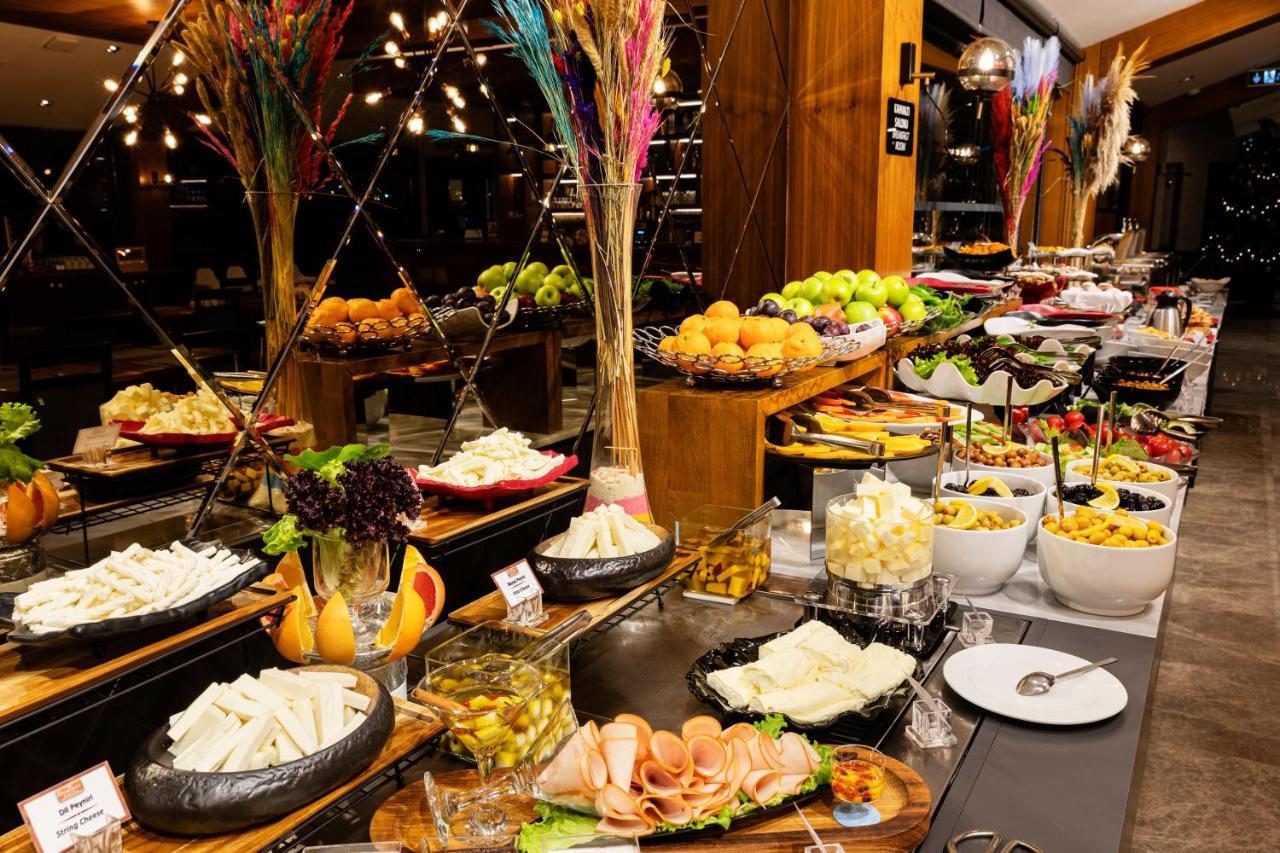 Demiray Hotel Old City Stambuł Zewnętrze zdjęcie A buffet at a hotel